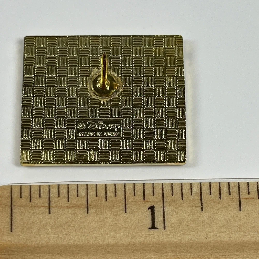 Disney Castaway Cay Bahamas Pin Vintage Walt Disney World Souvenir Gold Tone
